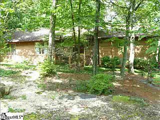 3rd image of 220 Sleepy Hollow Dr