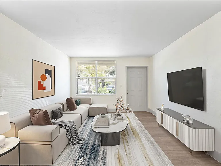 1715 N 16th Ave #111 — Photo 31