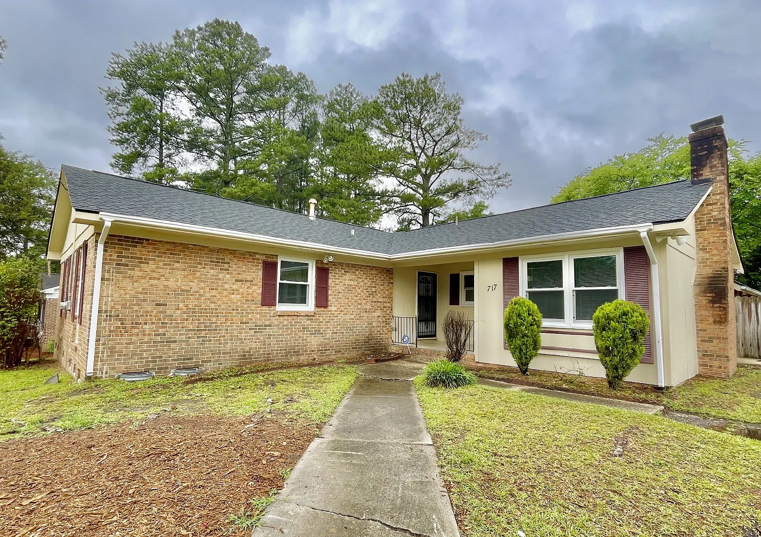4 bed, 2.0 bath, 2127 sqft, $1,550 — Photo 2