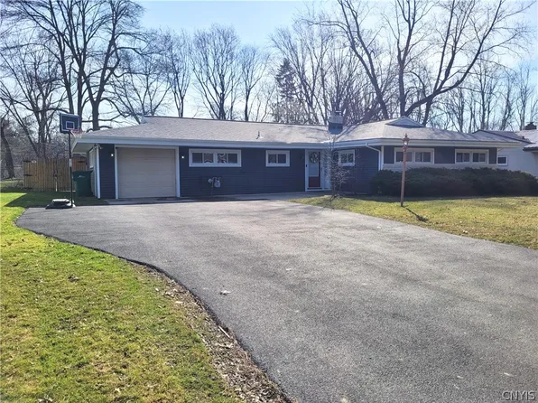 342 Hemingway Dr, Rochester, NY 14620