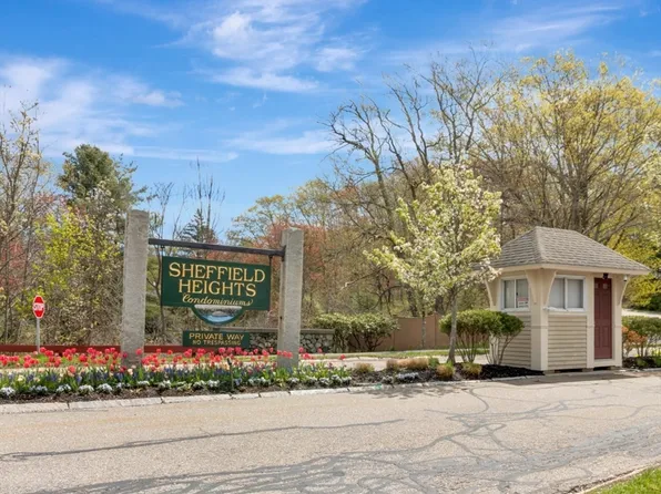 2102 Lewis O Gray Dr, Saugus, MA 01906