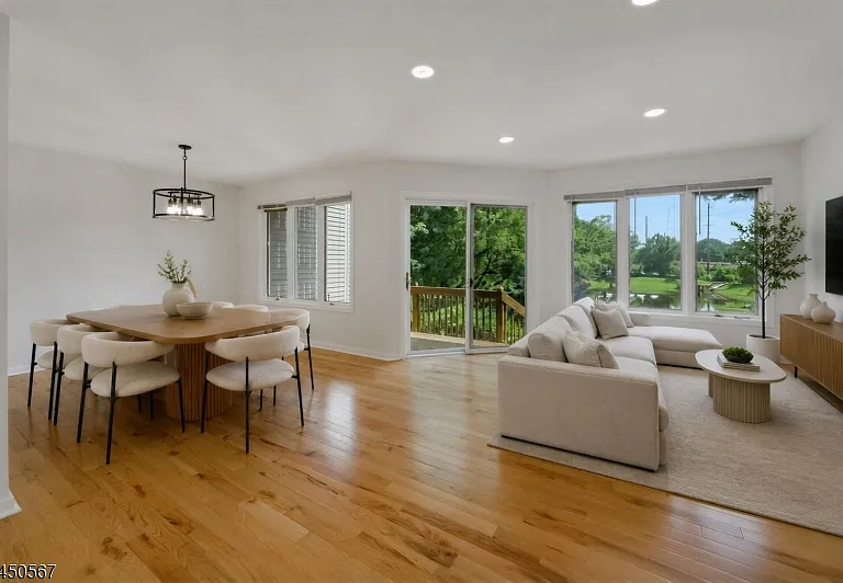 35 Reagan Way — Photo 3