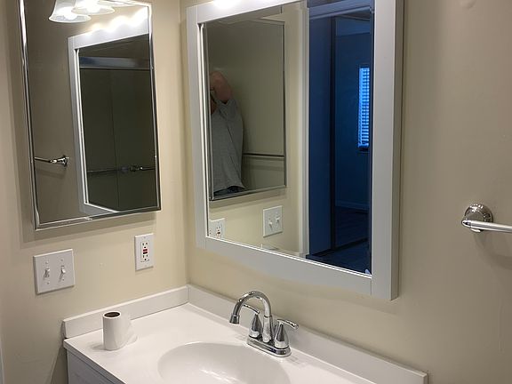 4th image of 435 S Clay Ave APT 1