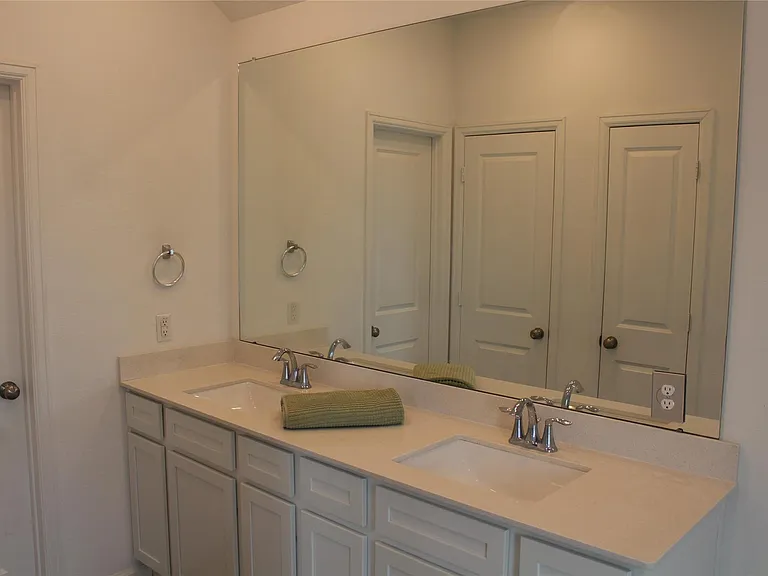 4203 Champlain Way — Photo 23