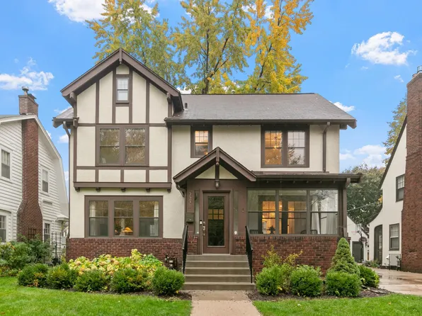 2238 Riverwood Pl, Saint Paul, MN 55104