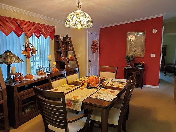 3rd image of 6 Ashbury Ln