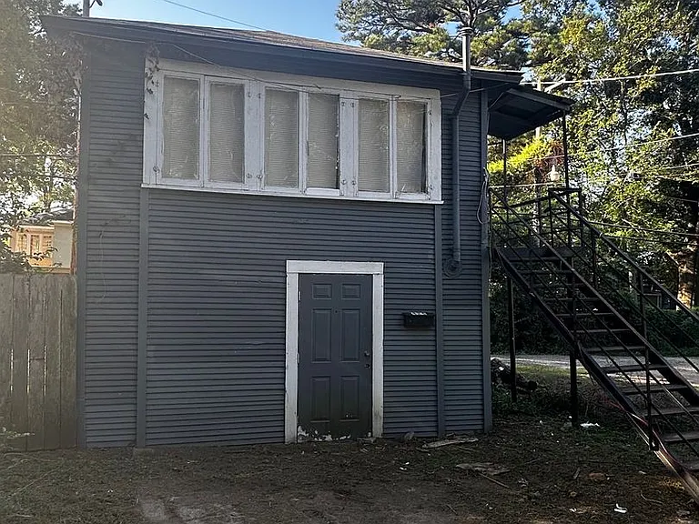 425 Boulevard St — Photo 1