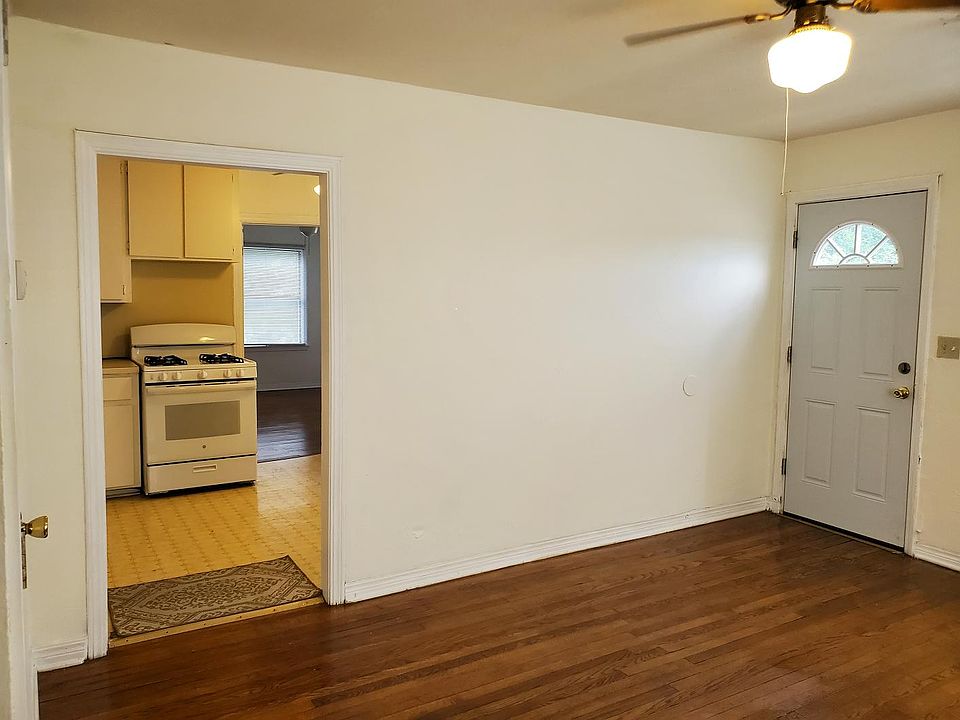 2nd image of 1321 Lincoln Ave #3