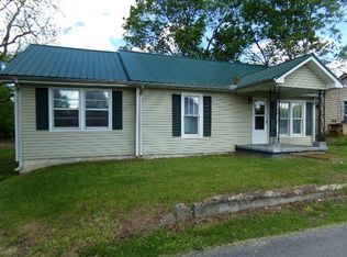 12 Knight St, Erin, TN 37061