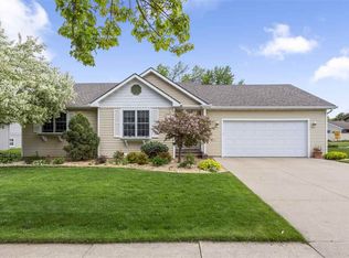 1620 W Homestead Dr, Appleton, WI 54914