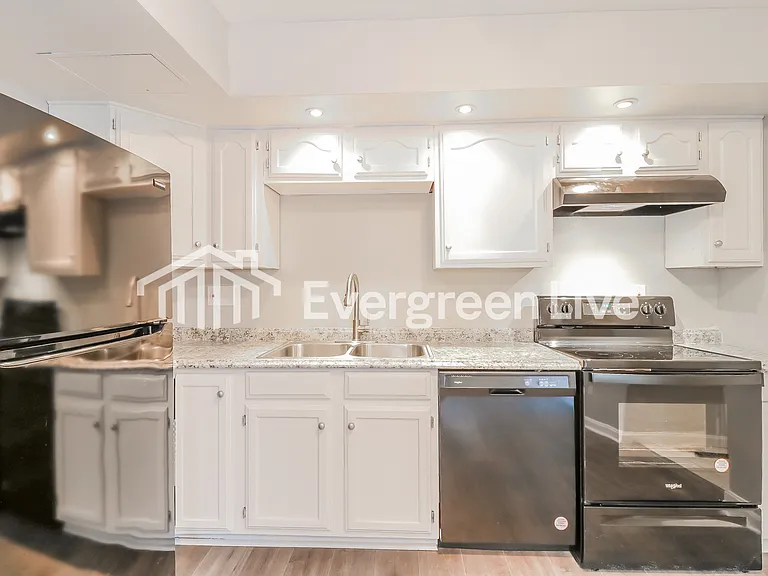 1553 Charlestown Dr — Photo 5