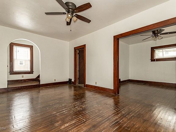 5th image of 807 Bedford Ave NW