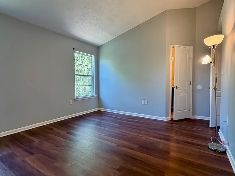 9804 Royal Commerce Pl — Photo 10