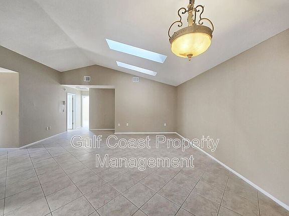 4th image of 4025 37th St W #C