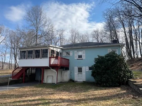 5 Roggia Road, Chester, NY 10918