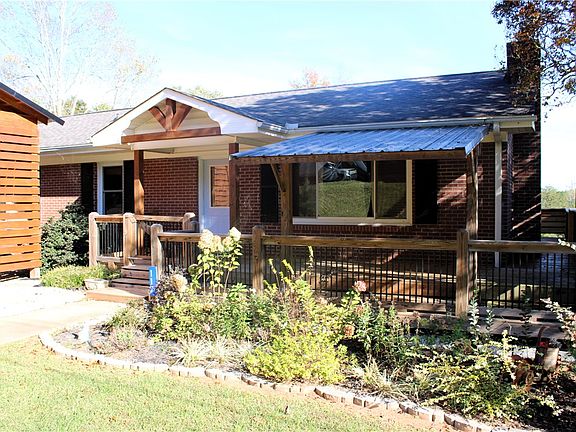 2nd image of 117 Eden Ln