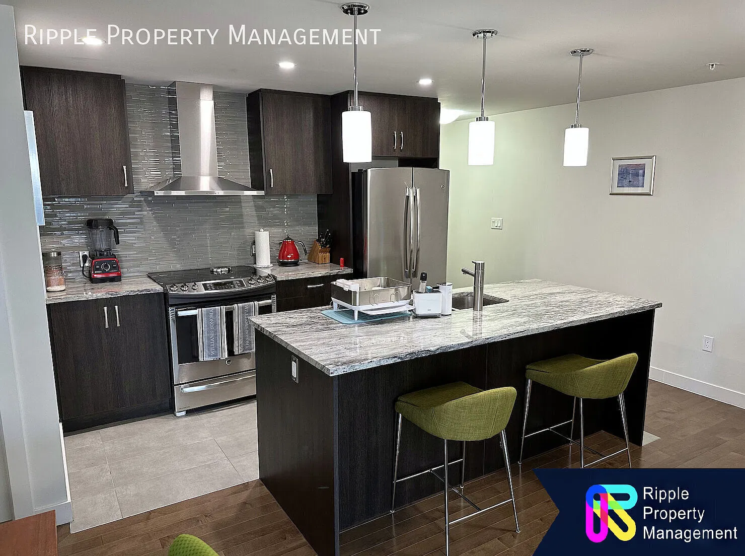 Amazing 2 Beds/ 2 Baths Apartment In The Heart Of Downtown — Photo 3