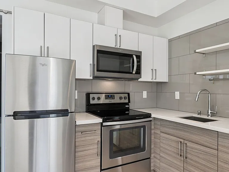 Helene Apartments — Photo 53