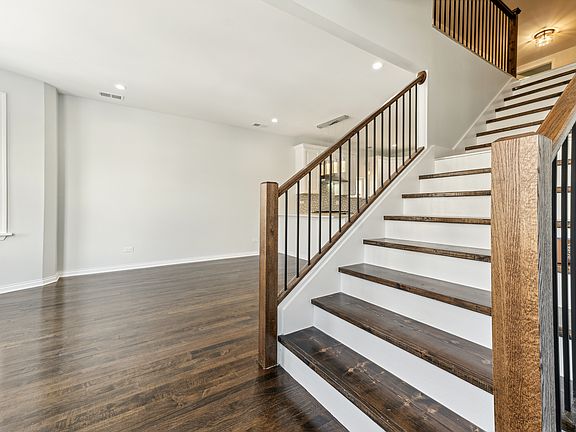 3rd image of 4915 W 31st Pl