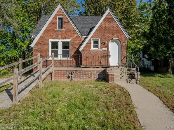 17892 Bradford St, Detroit, MI 48205