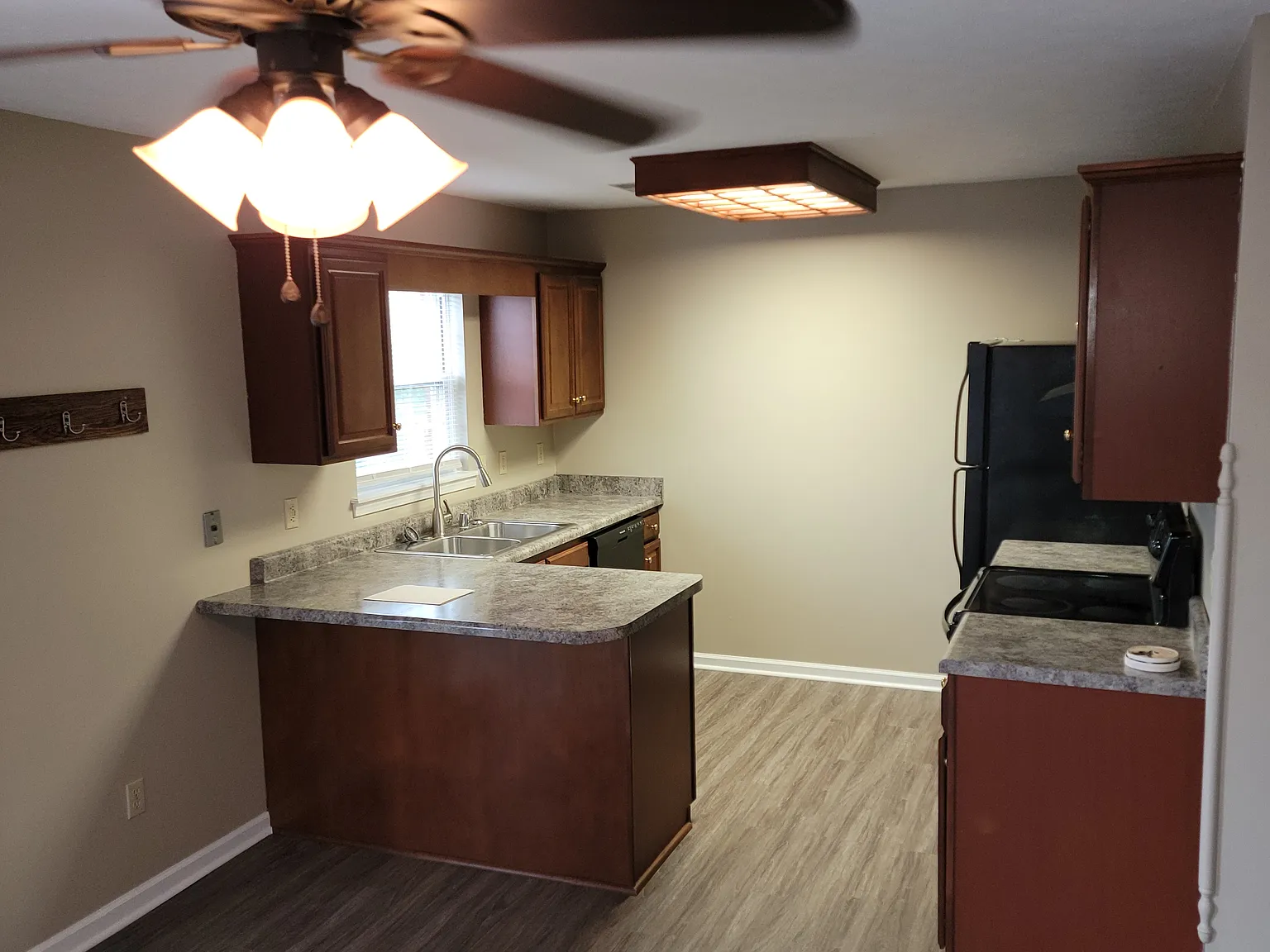 434 Sara Leigh Dr — Photo 2