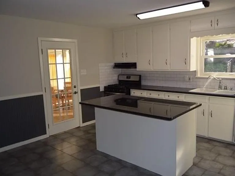 413 Kimbrough St — Photo 4