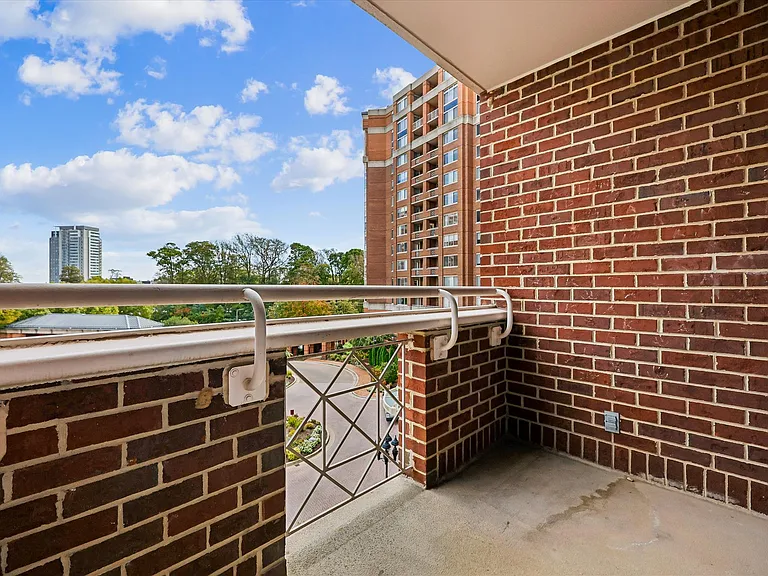 5809 Nicholson Ln #514 — Photo 32