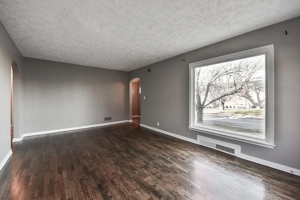 4817 S 48th Street — Photo 3