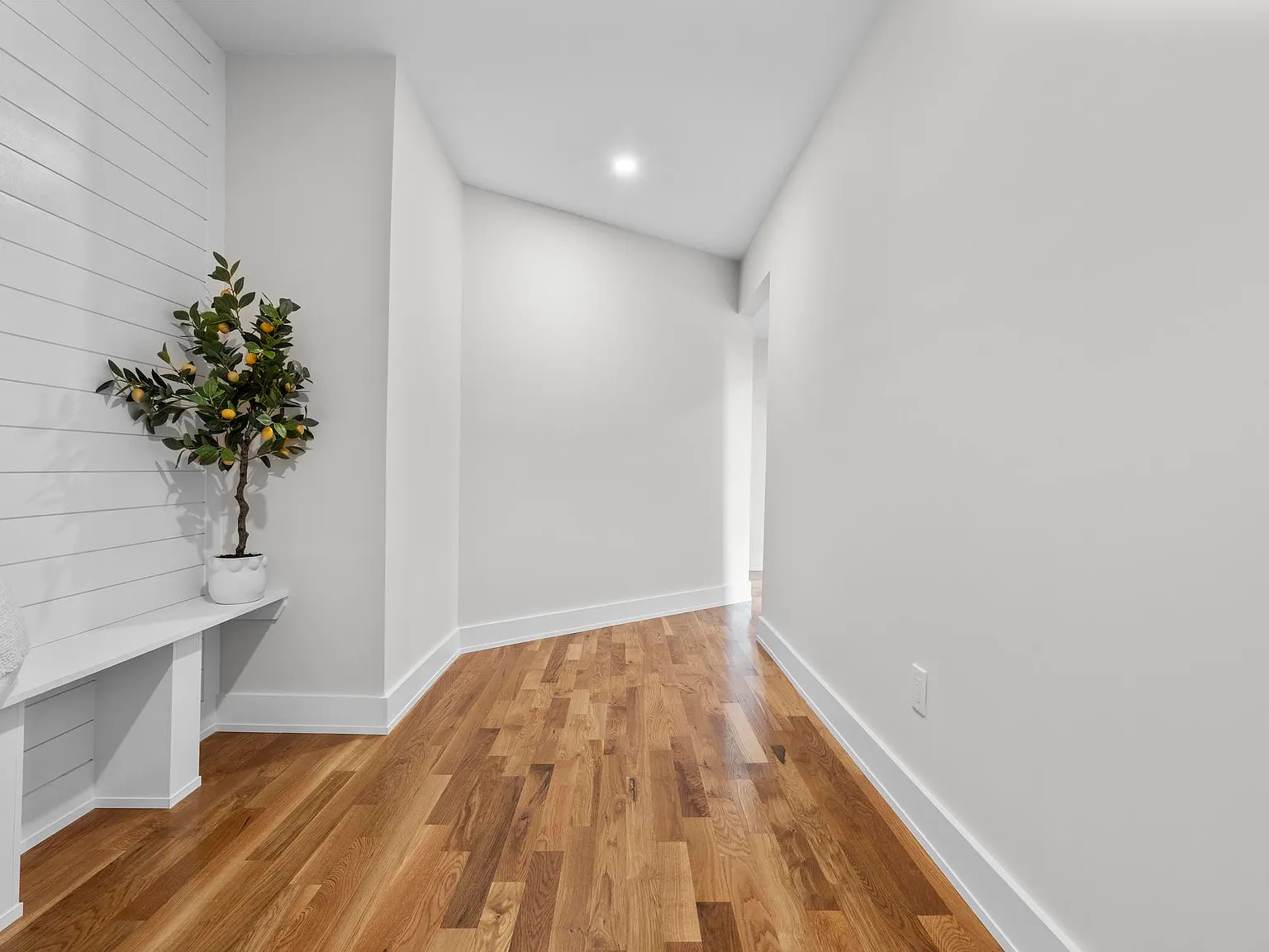 4 bed, 1276 sqft, $2,300 — Photo 1