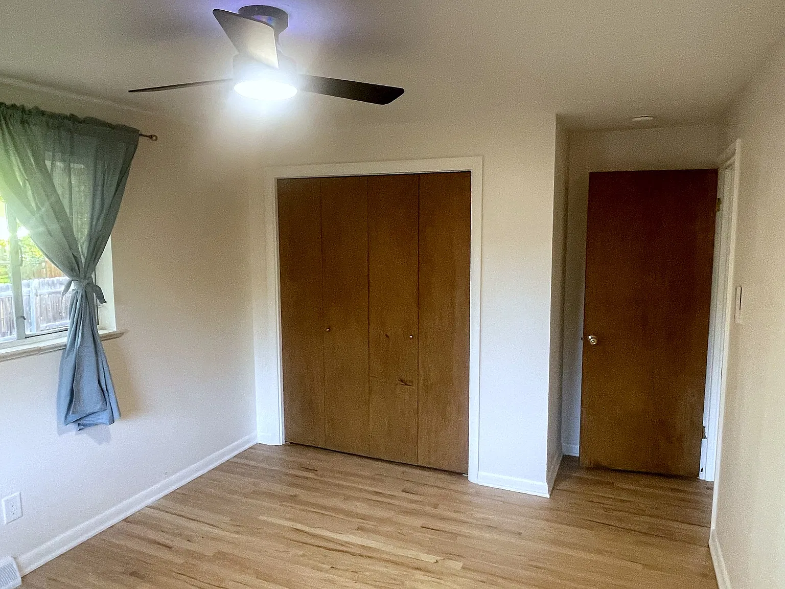 1136 Krameria St — Photo 4