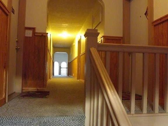 2nd image of 704 N Broadway Ave APT 8