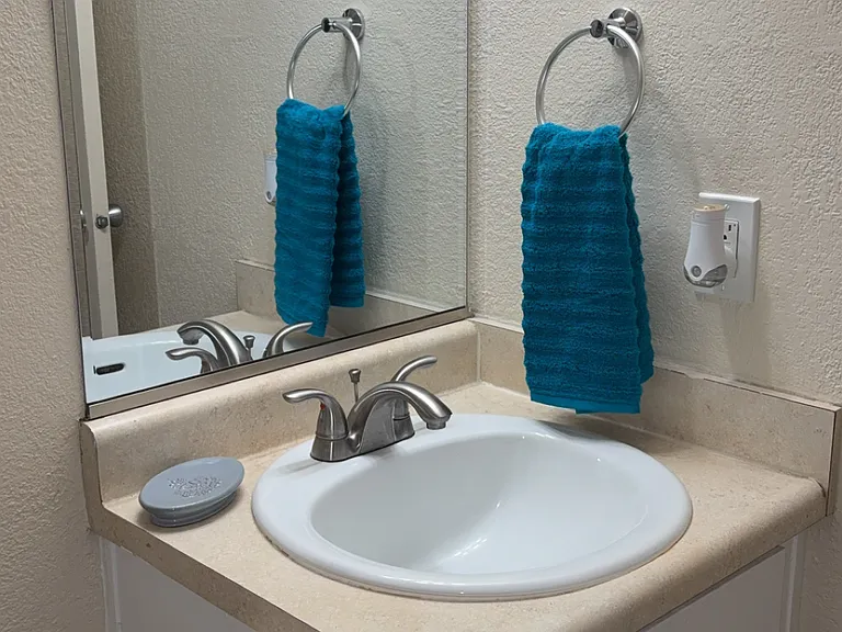 Lincoln Village Apartments — Photo 23