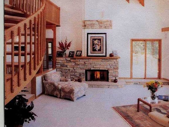 4 fireplaces!
