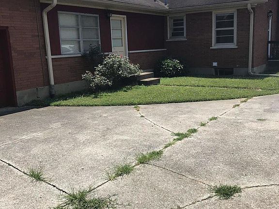 3rd image of 10235 Dodge Ln