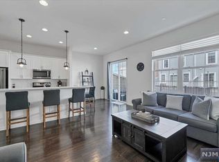 193 Roosevelt Dr, Wood Ridge, NJ 07075