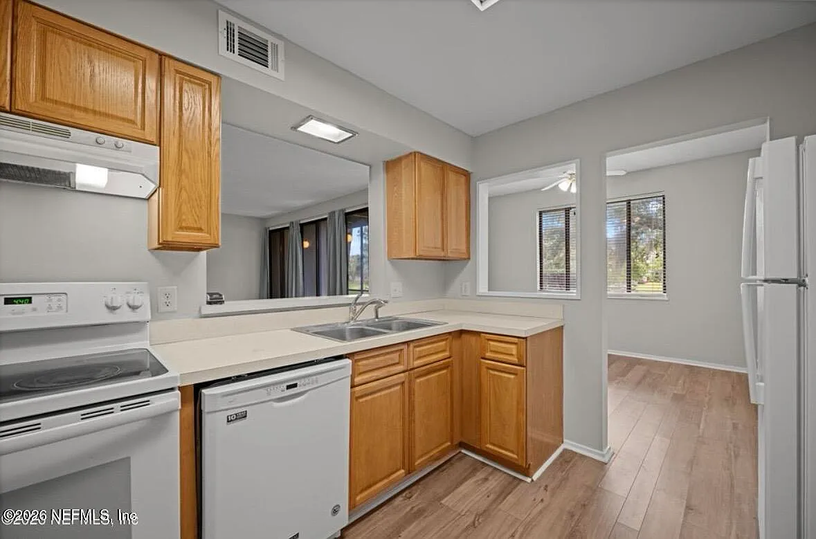 2 bed, 2.0 bath, 1276 sqft, $1,500 — Photo 4