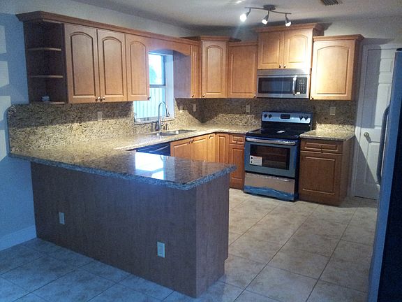 5th image of 7760 NW 44th Ct