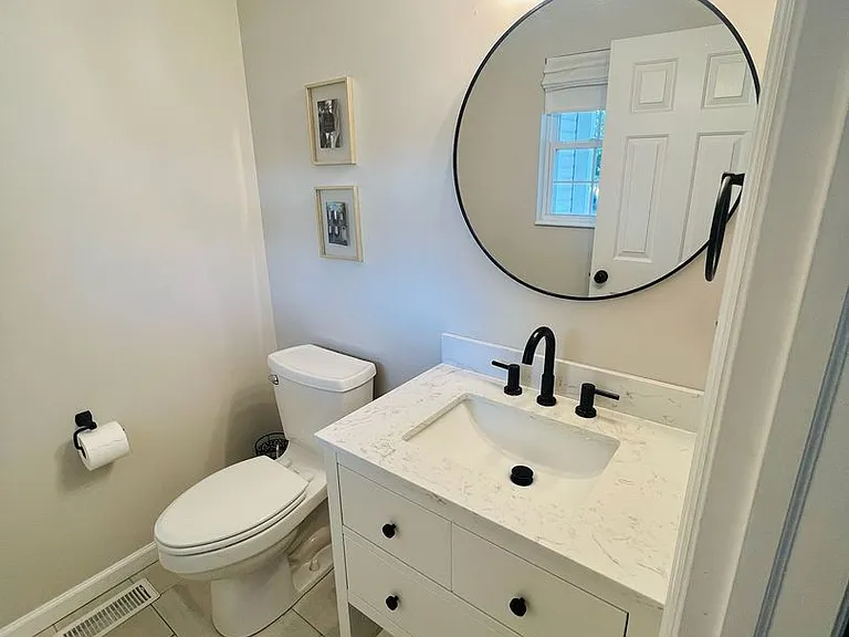 2737 Barnhill Ct — Photo 32
