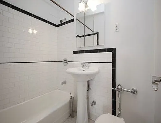 Rented by SW Queens Mezzanine | media 7