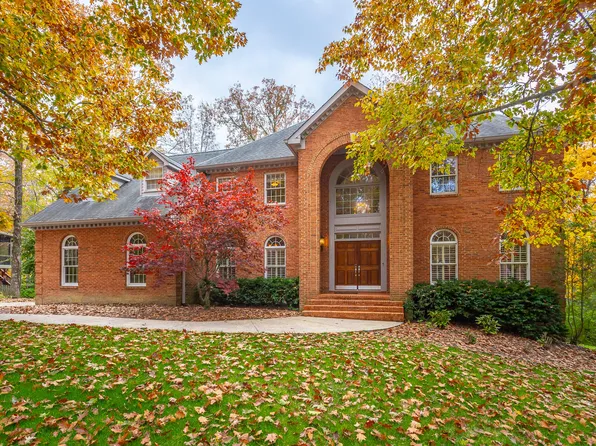 16 Northfield Rd, Signal Mountain, TN 37377