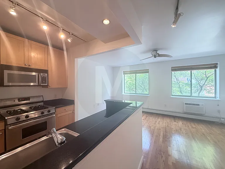 416 E 11th St #3B — Photo 9