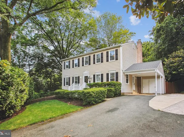 6808 Stoneybrooke Ln, Alexandria, VA 22306