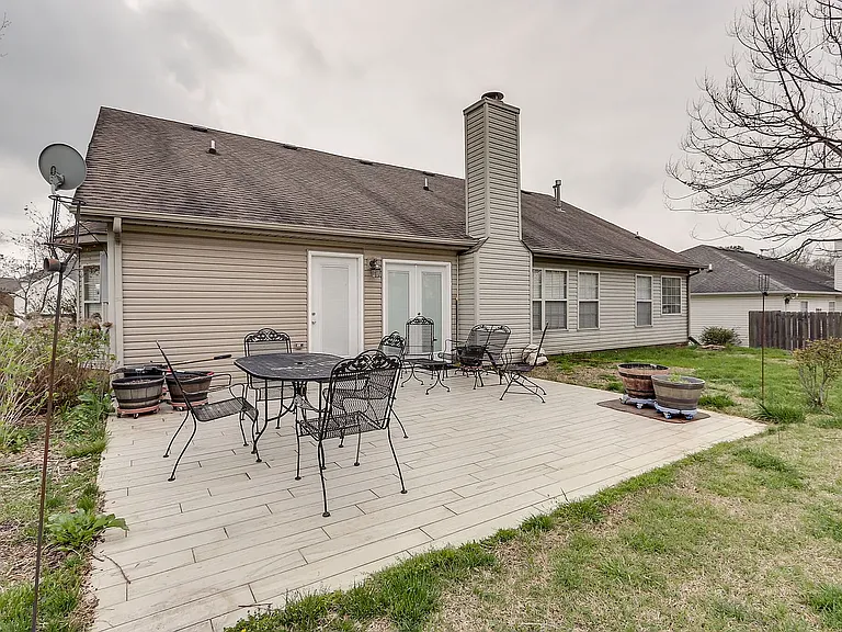 2220 Jo Ann Dr — Photo 5