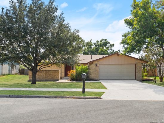 9118 ADAMS HILL DR, San Antonio, TX 78245