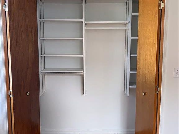 5th image of 40 Fairview Ave #9