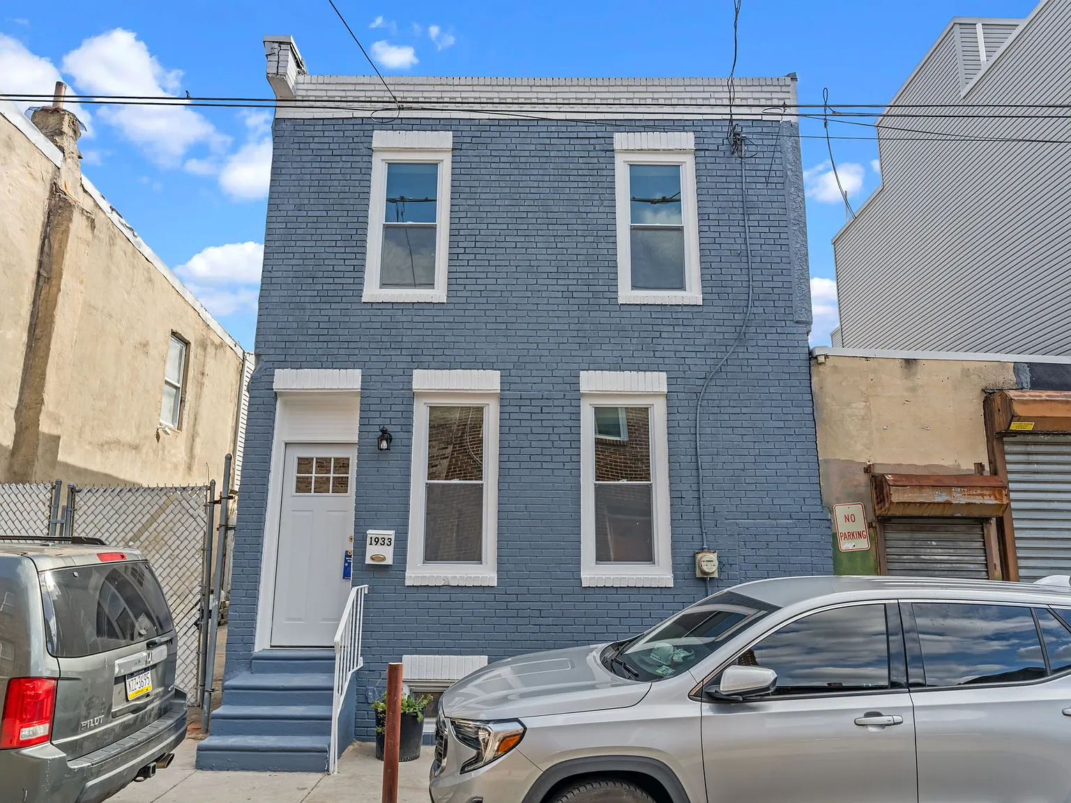 3 bed, 1332 sqft, $2,350 — Photo 2