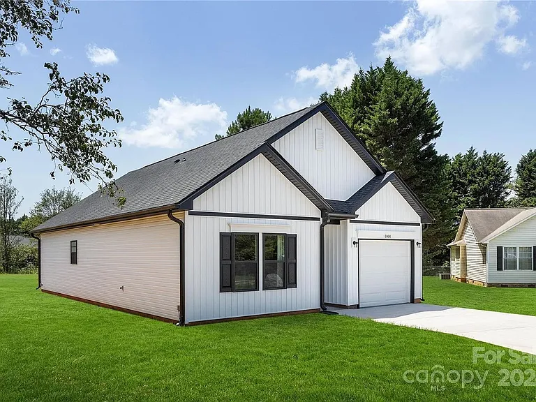 3905 Oakwood Rd — Photo 3