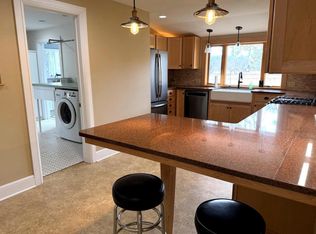 538 Windmill Rd, Brooklyn, WI 53521