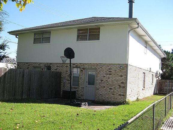 3rd image of 540 Aurora Ave