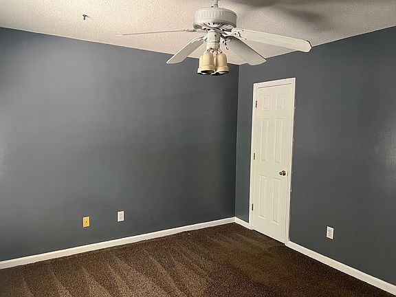 Master Bed room with big walking closet